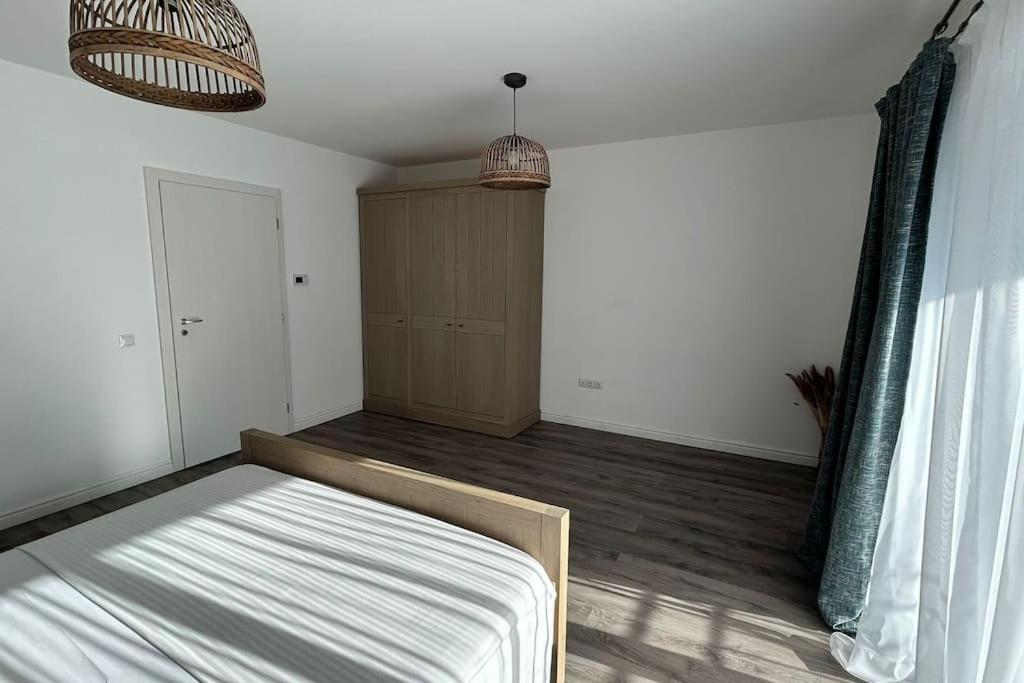 Ema Apartment